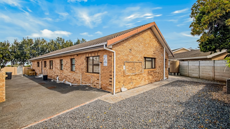 3 Bedroom Property for Sale in Monte Vista Western Cape